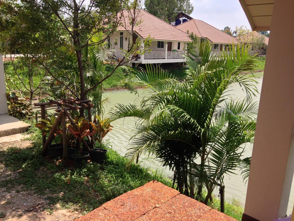 Pirom Lake And Resort Si Maha Phot Exterior photo