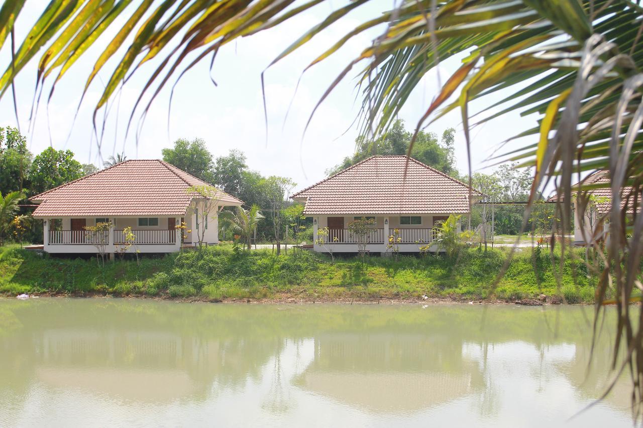 Pirom Lake And Resort Si Maha Phot Exterior photo