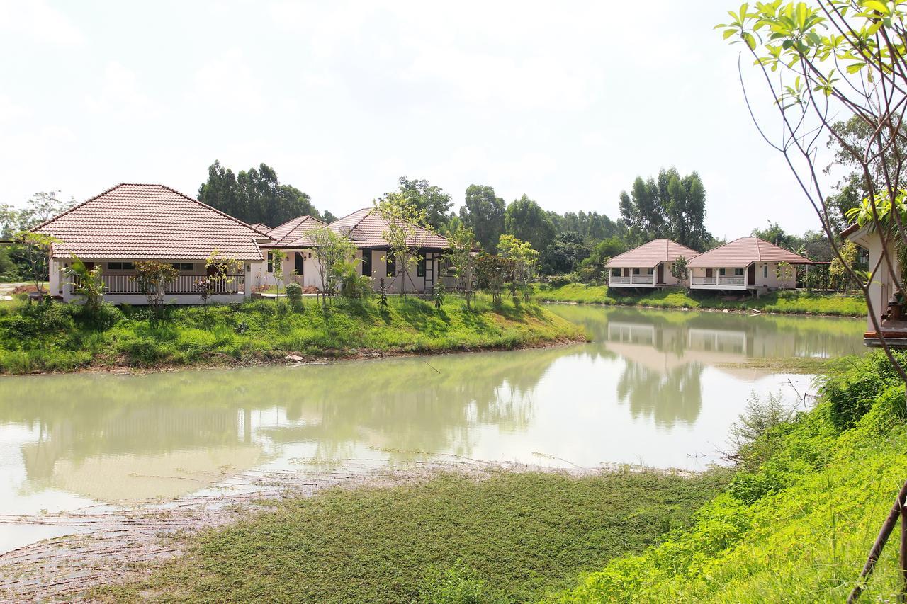 Pirom Lake And Resort Si Maha Phot Exterior photo