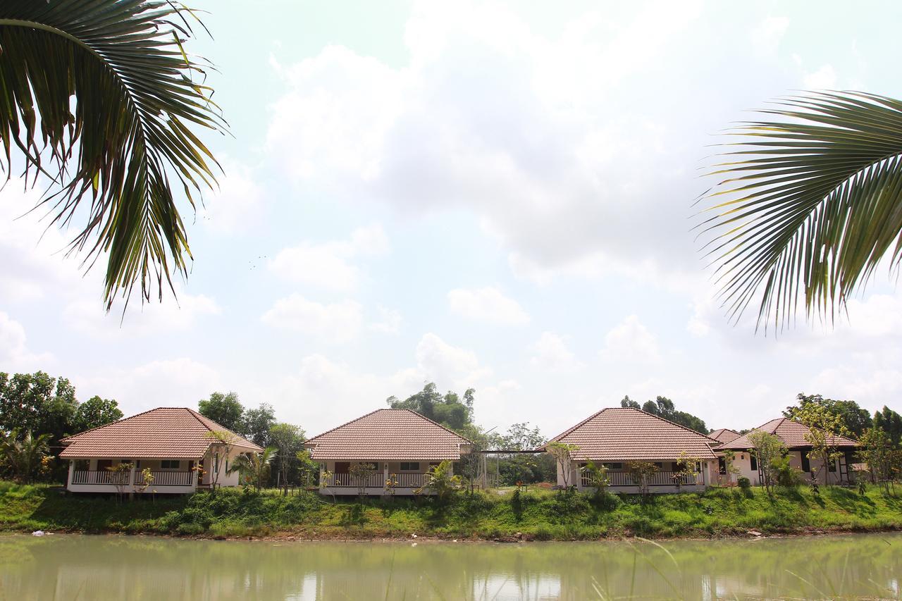 Pirom Lake And Resort Si Maha Phot Exterior photo