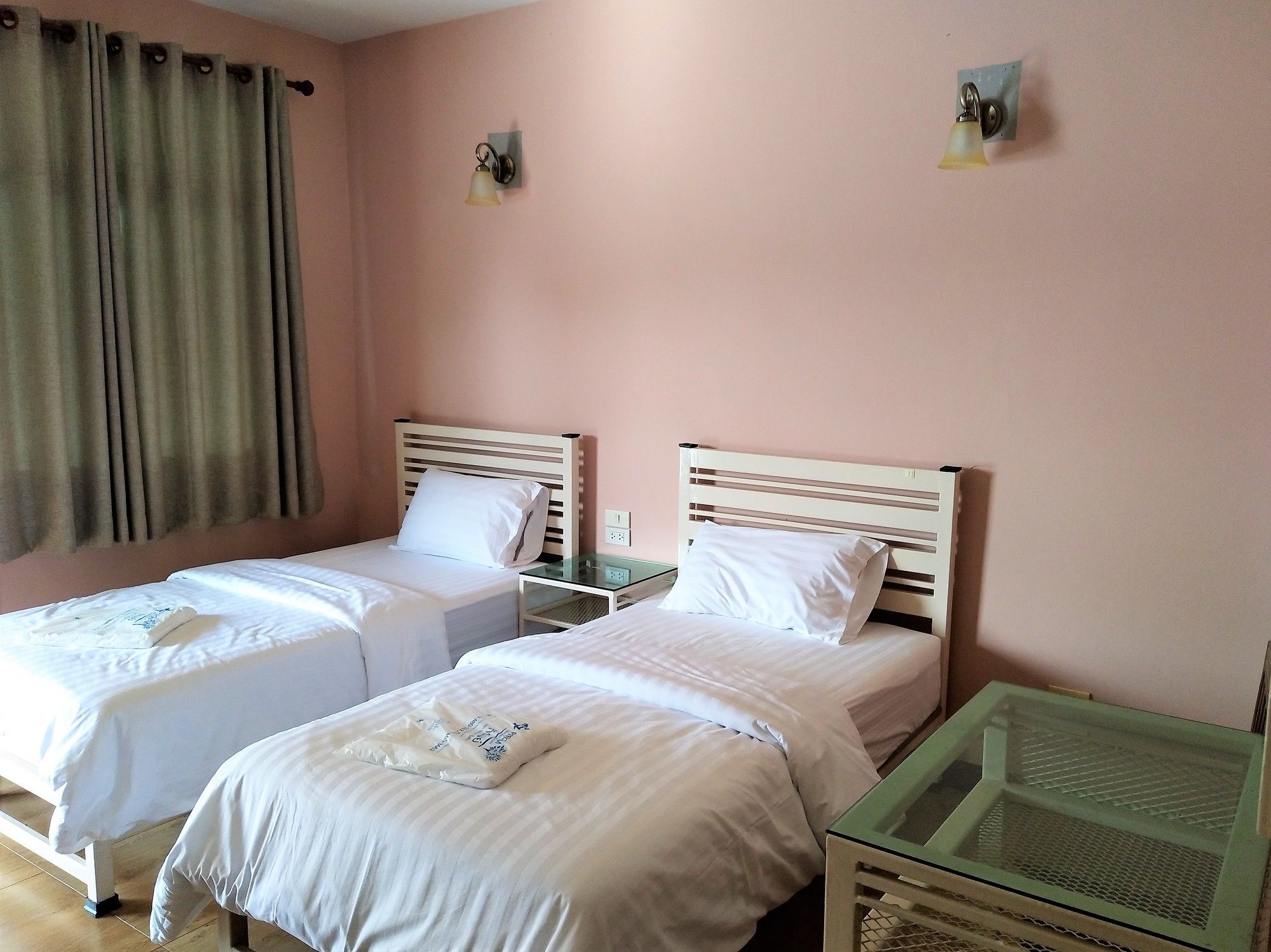 Pirom Lake And Resort Si Maha Phot Exterior photo
