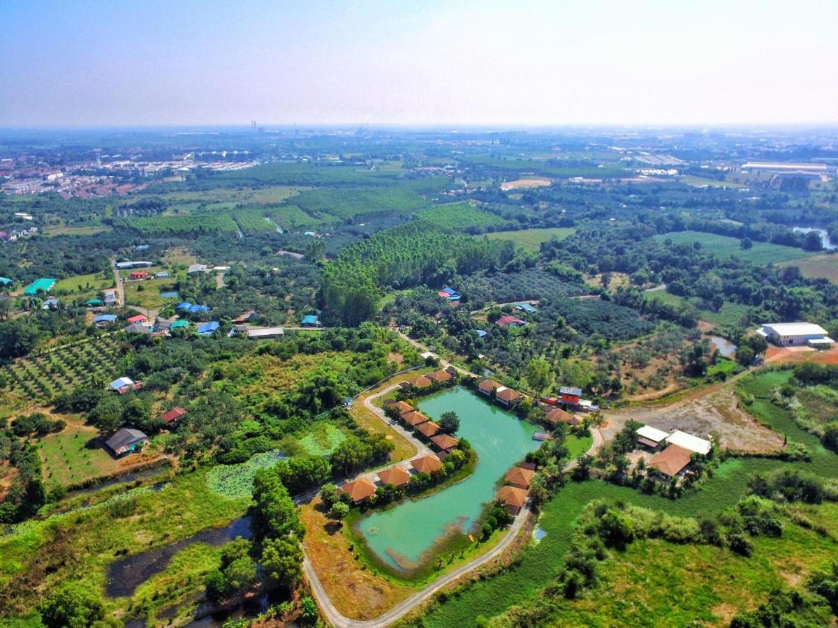 Pirom Lake And Resort Si Maha Phot Exterior photo